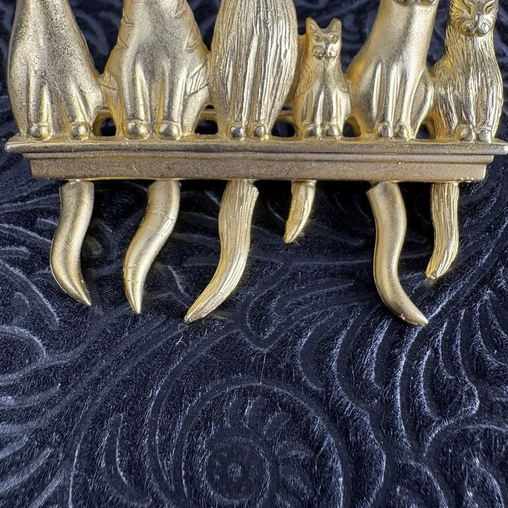 Vintage AJC Goldtone Brooch Cats Kittens On‎ A Fence Dangling Tails Pin Signed